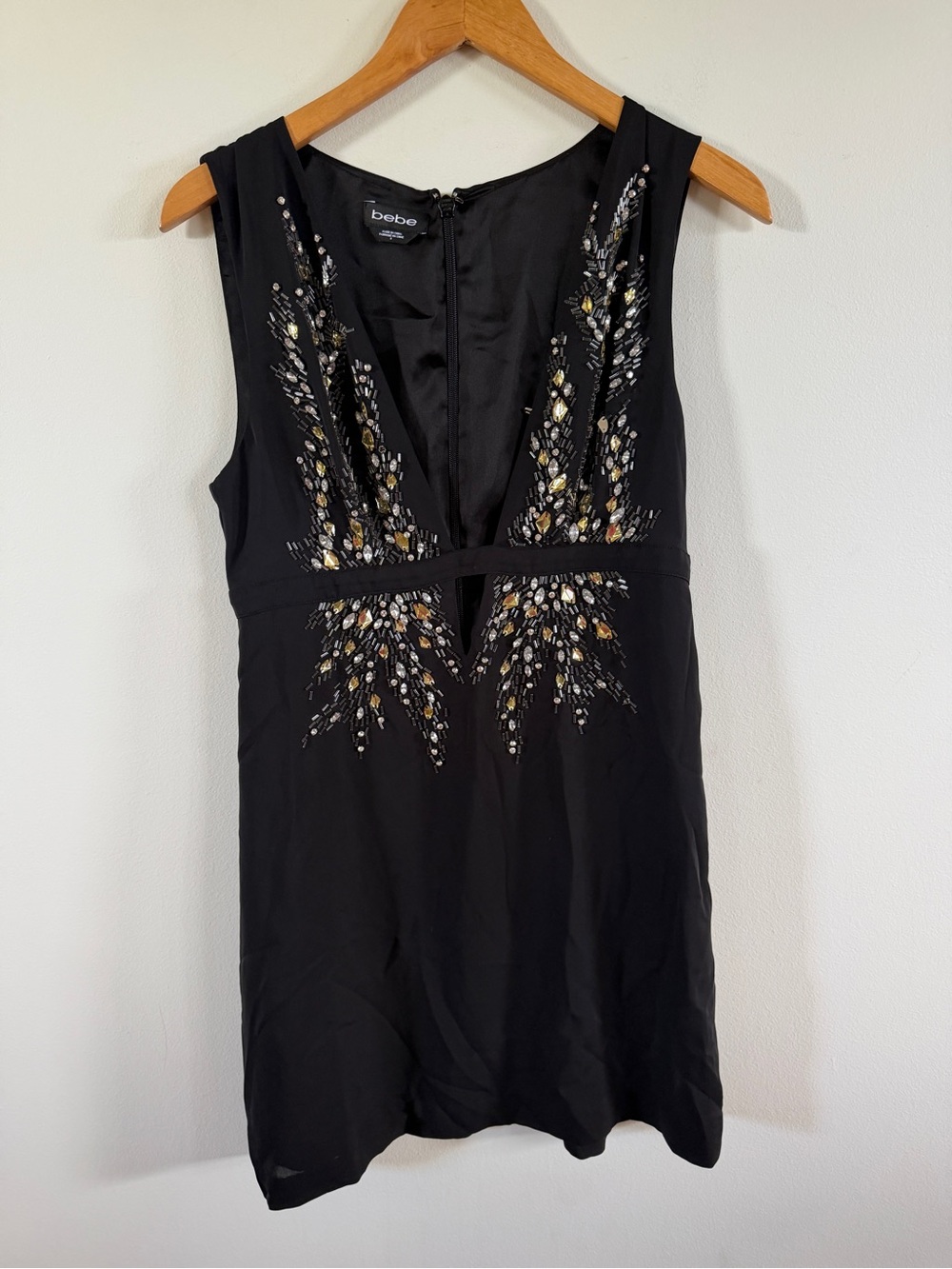 bebe Black Sleeveless Embellished V-Neck Dress size 8